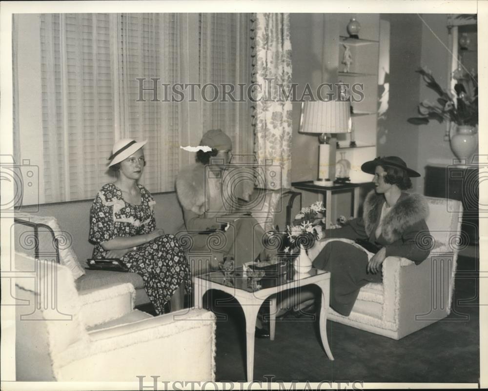 1934 Press Photo Mrs William Gibson, Olivia Biro &amp; Mrs John McVickar - Historic Images