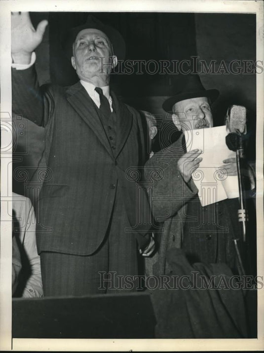 1943 Press Photo Carlo Sforza & Benedetto Croce at University of Naples meeting - Historic Images