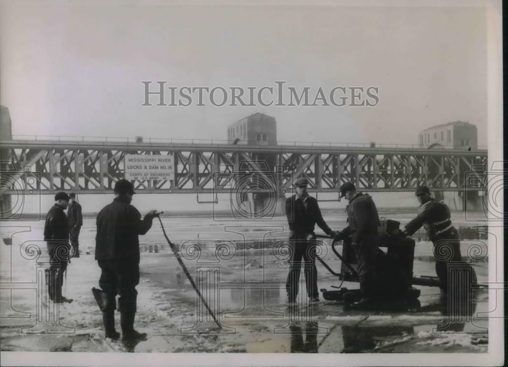1936 Press Photo Army Engineers Cutting Ice - neb98518 - Historic Images