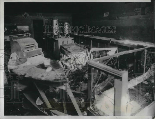 1933 Press Photo Interior of John Carapallese's restaurant after bomb blast - Historic Images