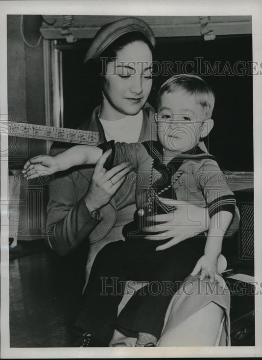 1937 Press Photo Boy suffers from bone malady - nec25519 - Historic Images