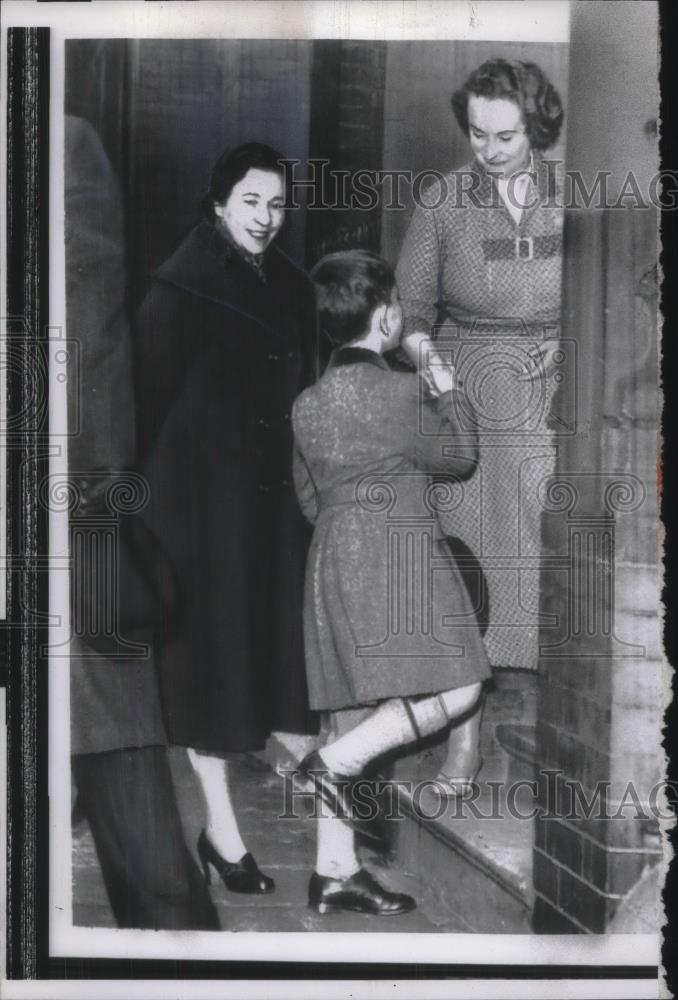 1957 Press Photo Prince Charles Arrives at Boys Grammar School Near Palace - Historic Images
