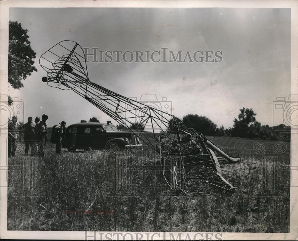 1951 Press Photo Civil AIR Authority inspectors review remains of charred plane - Historic Images