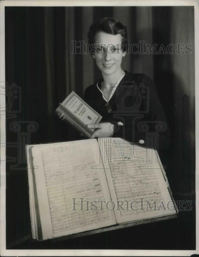 1931 Press Photo NBC adds 500 miniature music collections - nec29275 - Historic Images