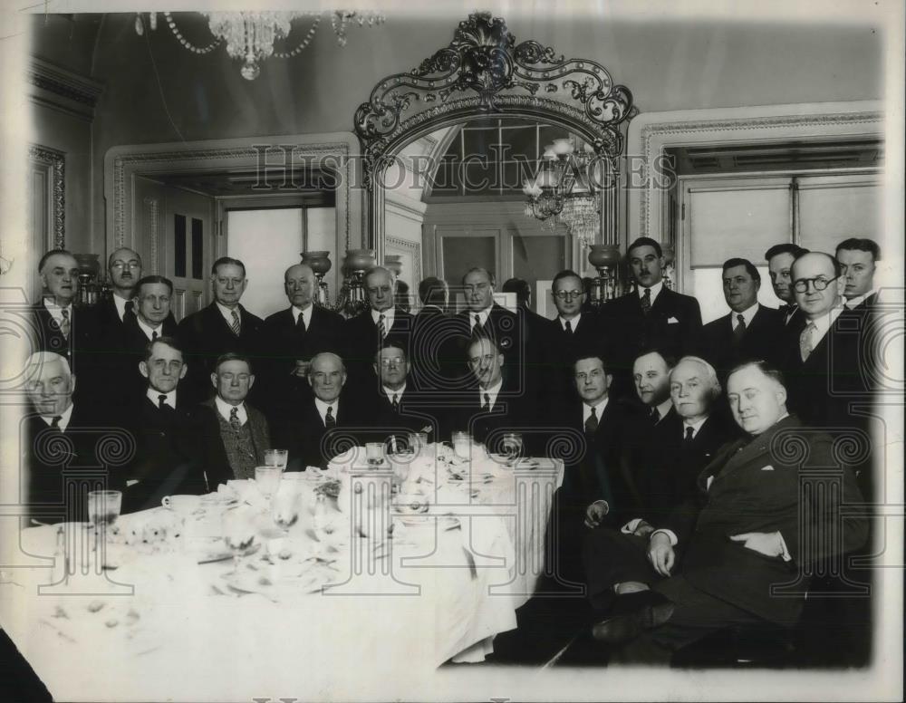 1930 Press Photo Sen. McCullough Honors Gov. Myers Cooper with Ohio Congressmen - Historic Images