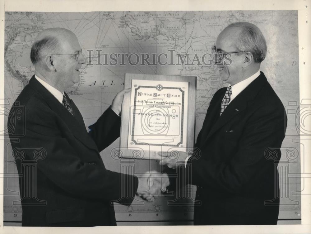 1953 Press Photo Lewis Strauss of Atomic Energy Commission & Ned Dearborn - Historic Images