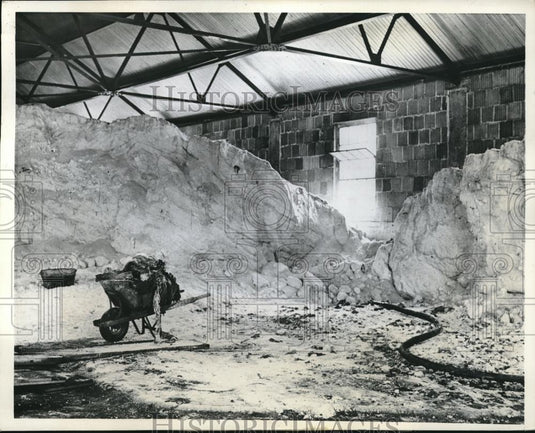 1941 Press Photo sodium nitrate storage fire killed 1 fireman and 12 others - Historic Images