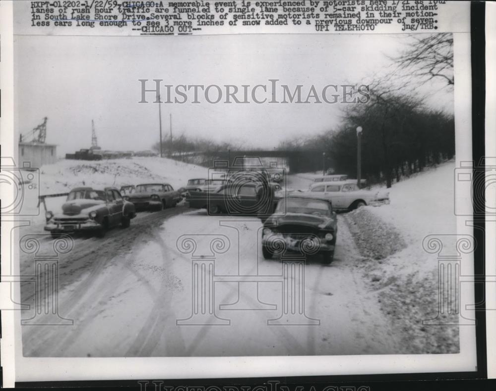 1959 Press Photo Chicago Rush Hour Cars Slide Into Each Other In Snow And Ice - Historic Images