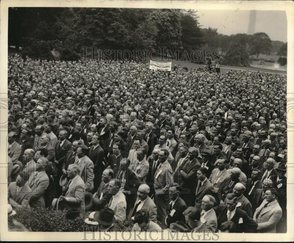 1935 Press Photo Some 4,000 farmers from the South &amp; West hearing Pres address - Historic Images