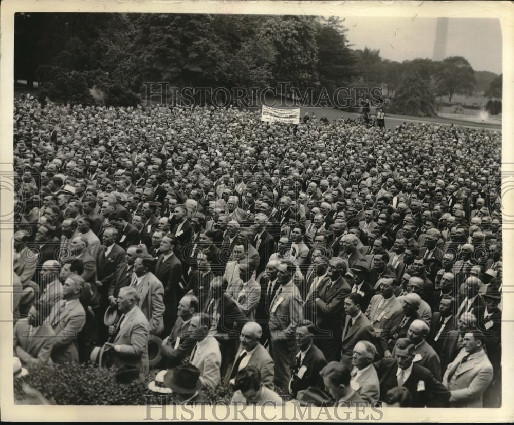 1935 Press Photo Some 4,000 farmers from the South & West hearing Pres address - Historic Images