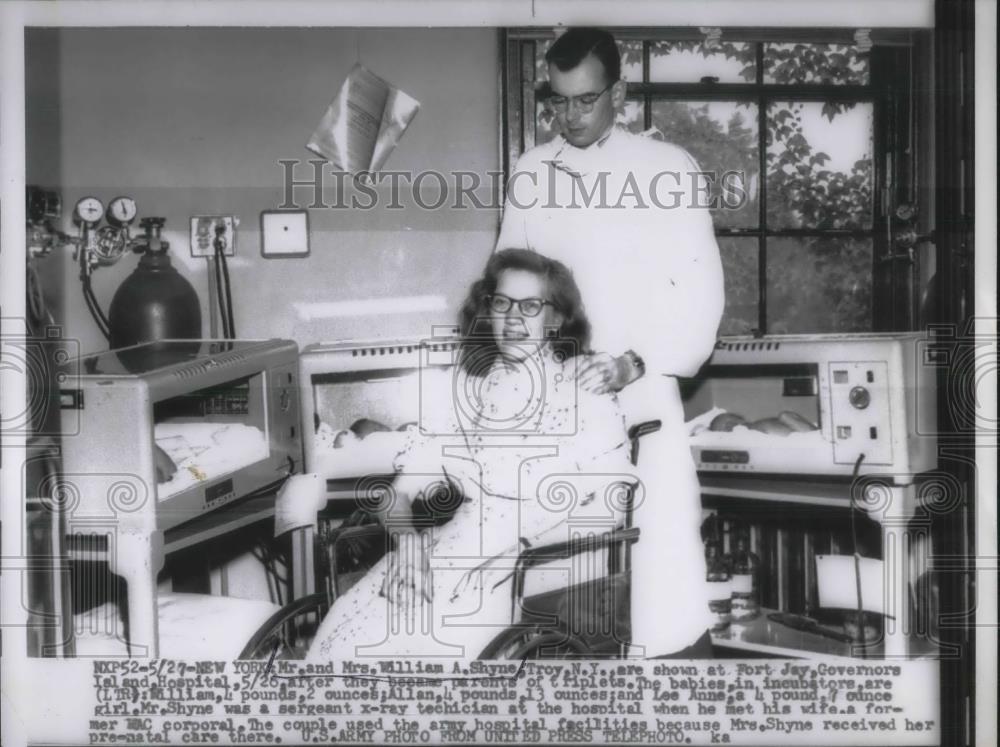 1955 Press Photo Mr &amp; Mrs William Shyne Parents To Newborn Triplets - Historic Images