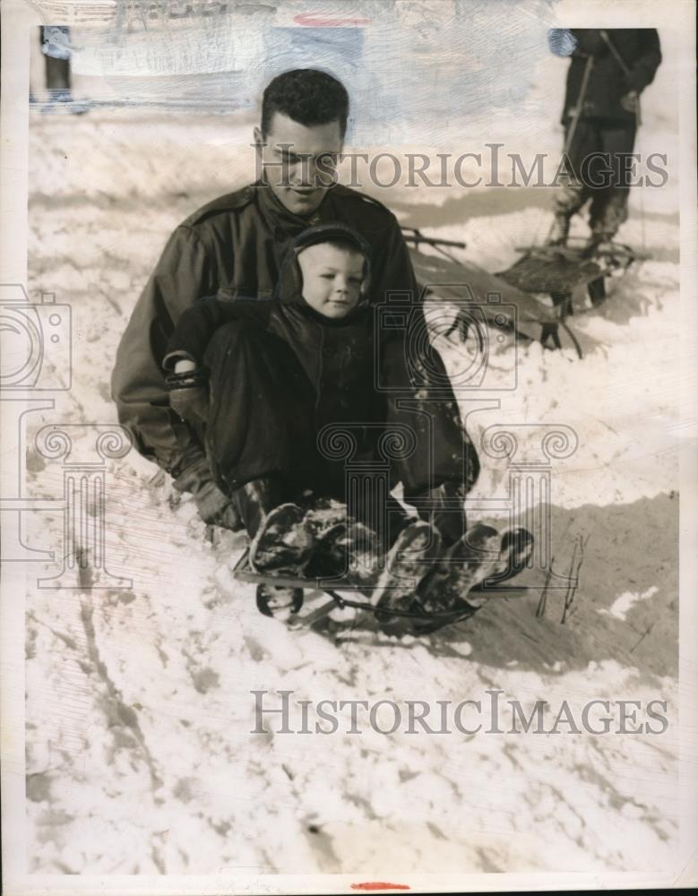 1960 Press Photo John j. O&#39;Malley and son Dennis - Historic Images