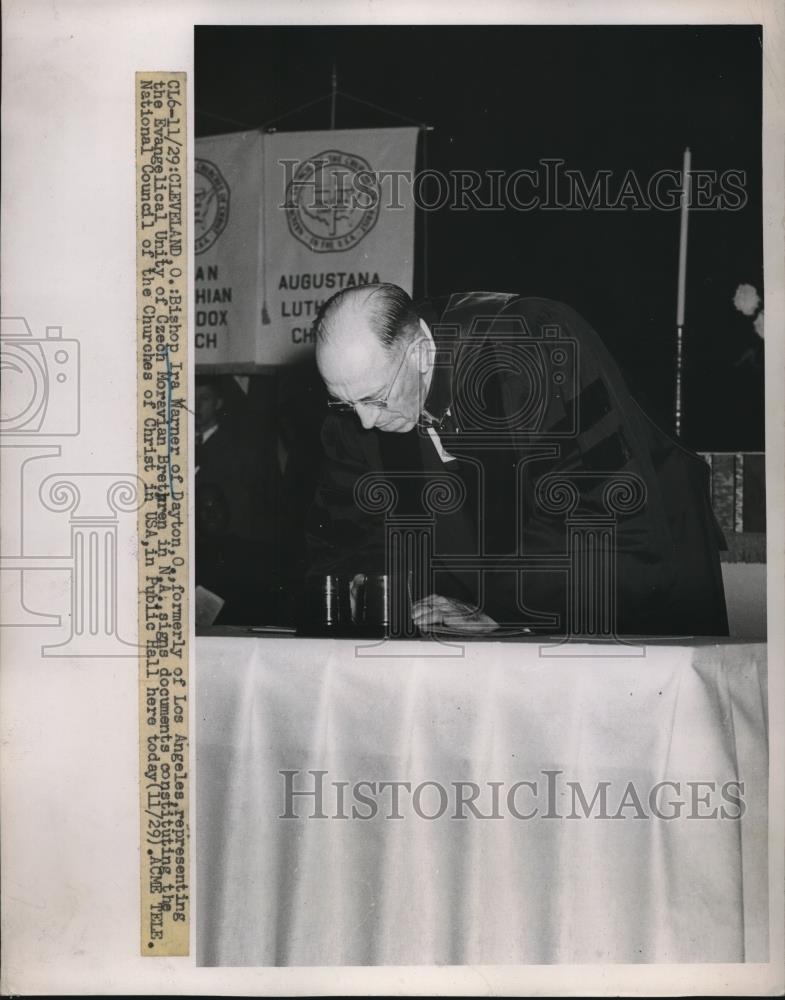 1951 Press Photo Bishop Ira Warner of Dayton - Historic Images