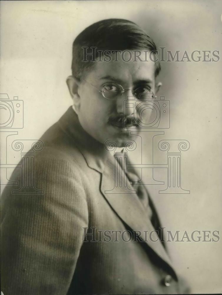 1924 Press Photo Professor Squeiro Coutinho Portugese Knight Commander - Historic Images