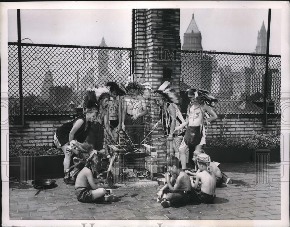 1955 Press Photo Young Indians  on the roof of the Children&#39;s Aid Society in NY - Historic Images