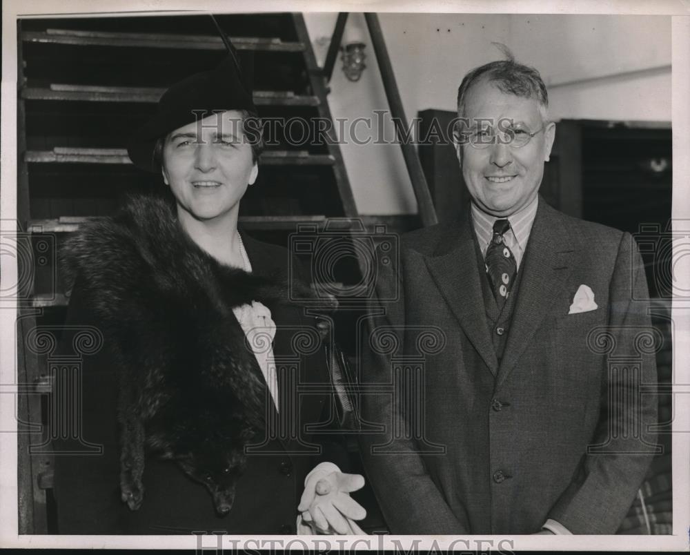 1937 Press Photo Mr &amp; Mrs Jouett Shouse President of American Liberty League - Historic Images