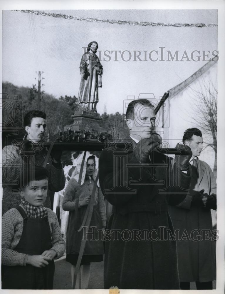 1960 Press Photo Patron Saint of Winegrowers in Chambolle-Musigny honored - Historic Images