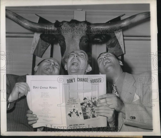 1944 Press Photo That's no bull its a steer - nec38413 - Historic Images