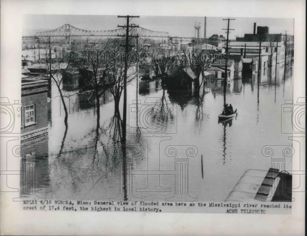 1951 Press Photo Winona, Minn. flooded streets from the Mississippi River - Historic Images