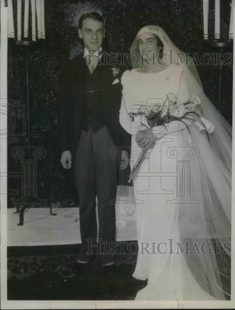 1933 Press Photo George henry Schulz, bride Mary Dawes Evanton IL - nec37434 - Historic Images