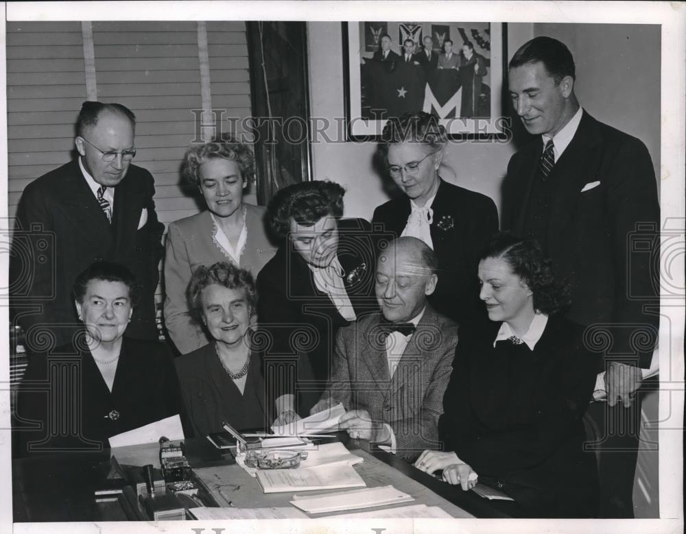 1947 Press Photo 6 House Members Joined in Drive to Repeal Legal Distinctions - Historic Images