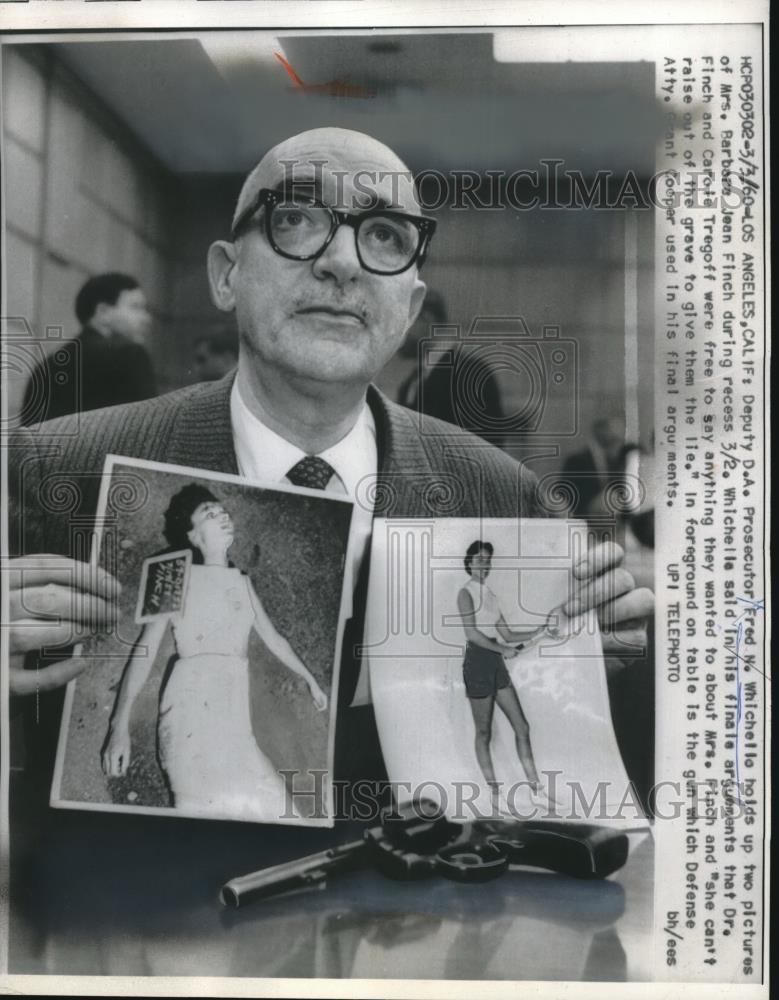 1960 Press Photo LA, Calif. Deputy D.A. with photo of Mrs J Finch at trial - Historic Images
