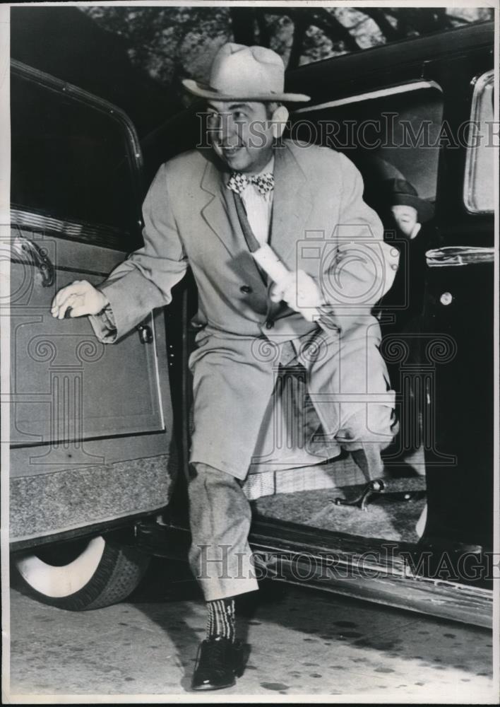 1947 Press Photo Tom Clark arrives at the white house. Washington DC - nec32926 - Historic Images