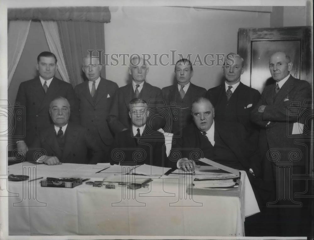 1933 Press Photo American league head in session. - nec38803 - Historic Images