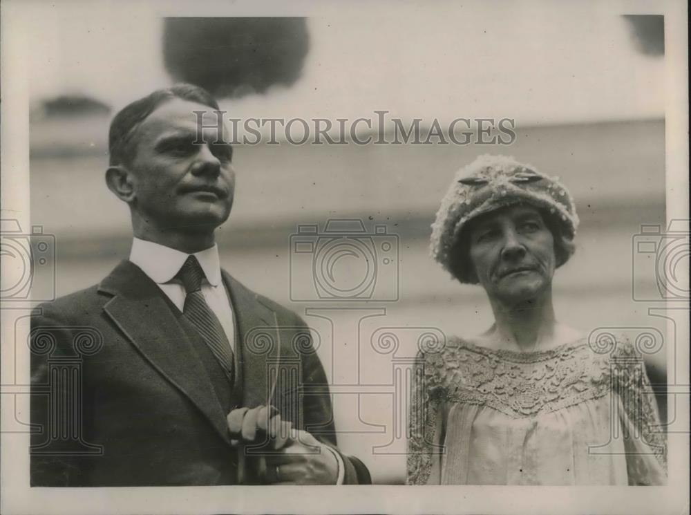 1922 Press Photo Arthur H Geissler with Mrs Geissler White House - nec36614 - Historic Images