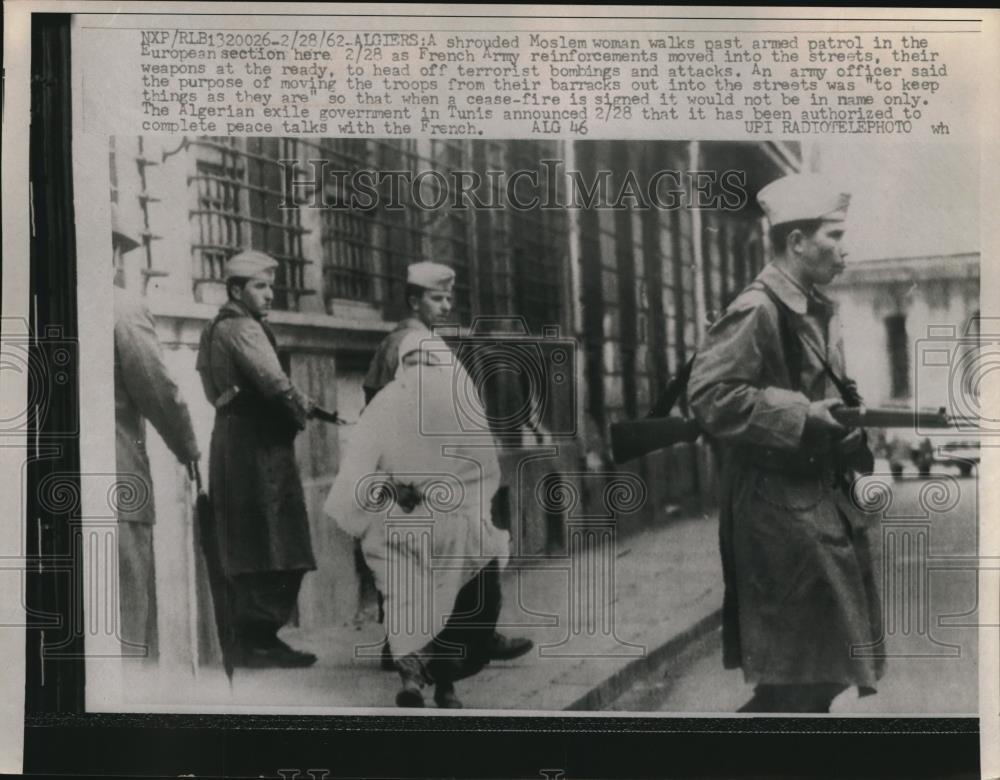 1962 Press Photo Algiers is under protection - Historic Images