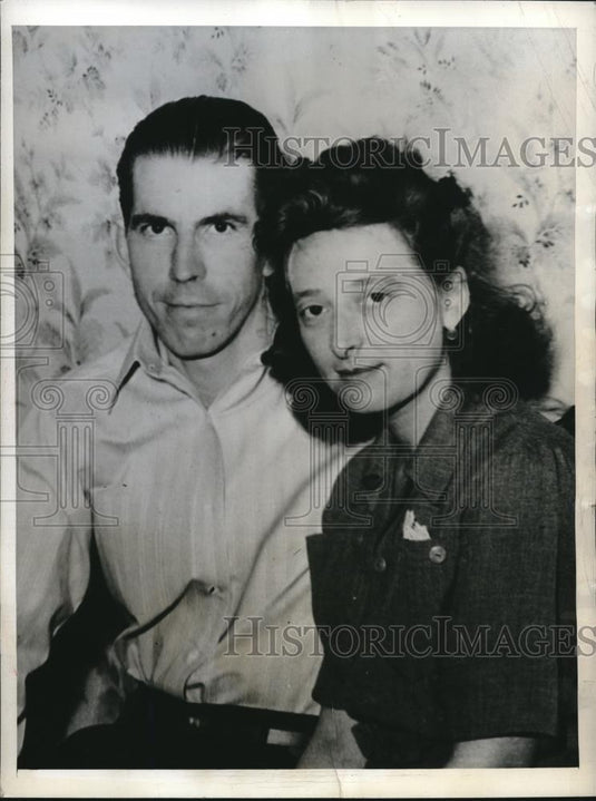 1944 Press Photo Margaret Smith & Joseph Elwood Pen pals will marry - Historic Images