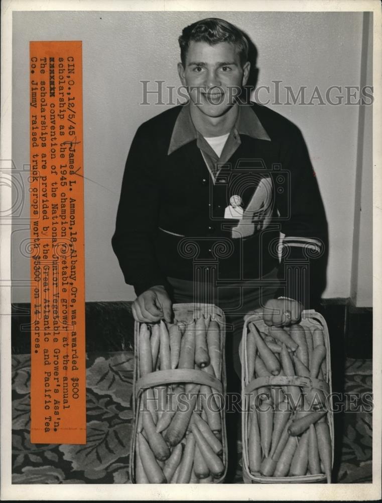 1945 Press Photo James L. Ammon Award 500 Scholarship Champion Veg Grower - Historic Images