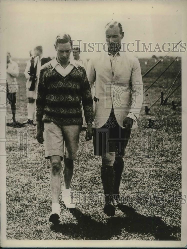 1927 Press Photo Royal Highness Duke of York with Captain Paterson at boy&#39;s camp - Historic Images