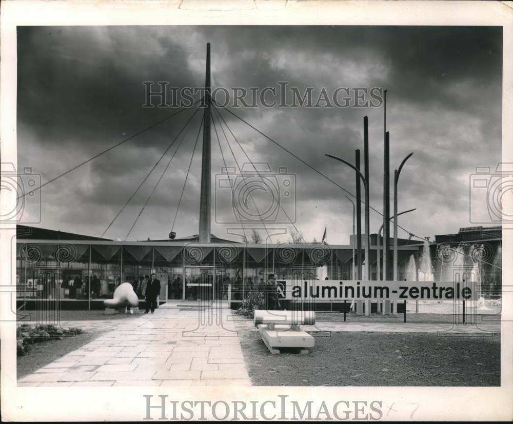 1963 Press Photo Aluminum Center Pavilion In Hanover Germany By Hans Maurer - Historic Images