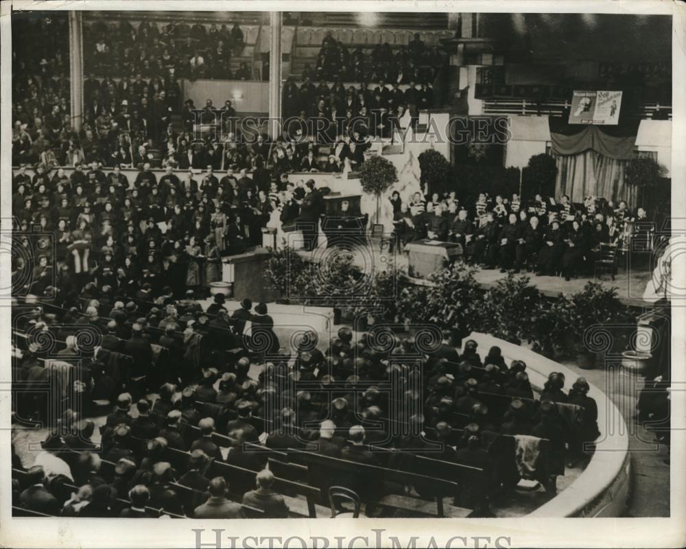 1931 Press Photo crowd of Berliners as Evangeline Booth of Salvation Army speaks - Historic Images