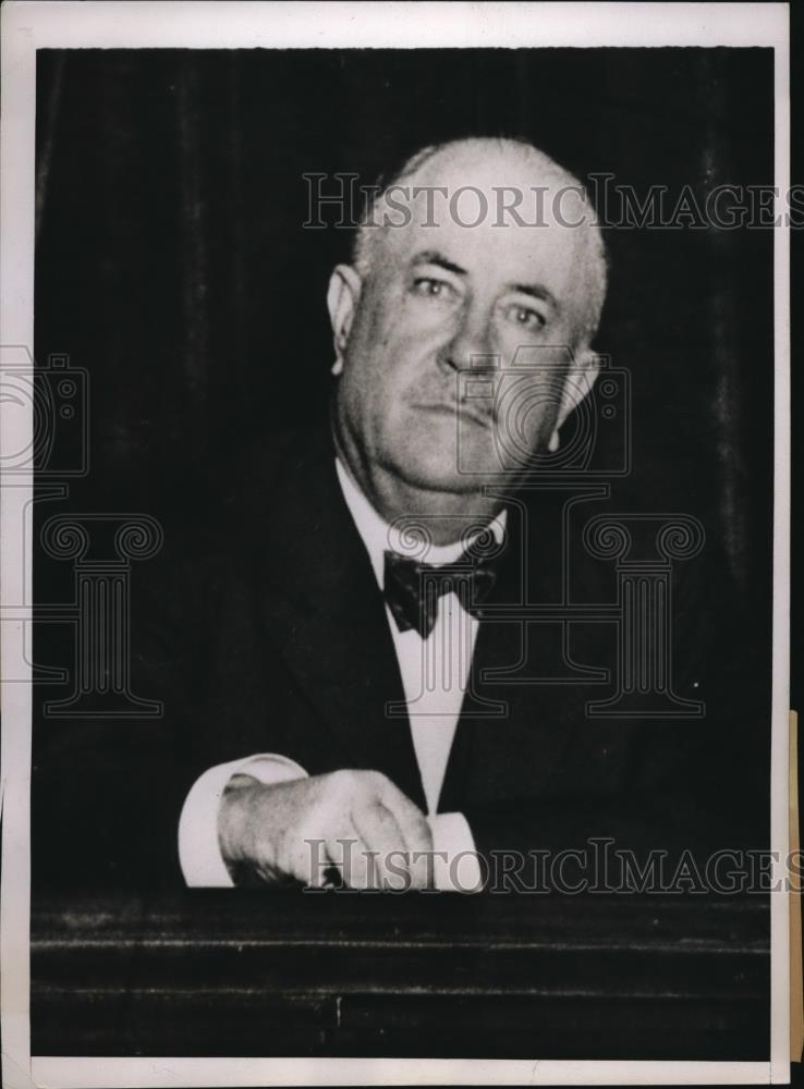 1937 Press Photo War Police Judge Mattingly tells soldier to sober up - Historic Images