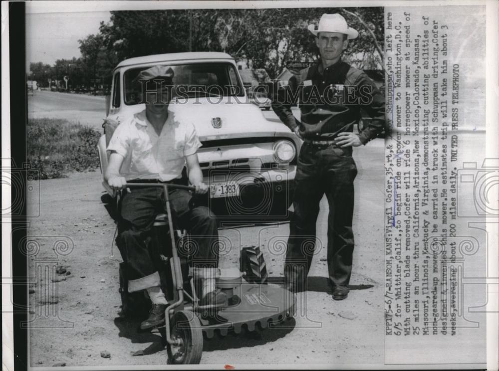 1954 Press Photo Virgil Cofer And Darcy Schuppman Rode Lawnmower Across Country - Historic Images