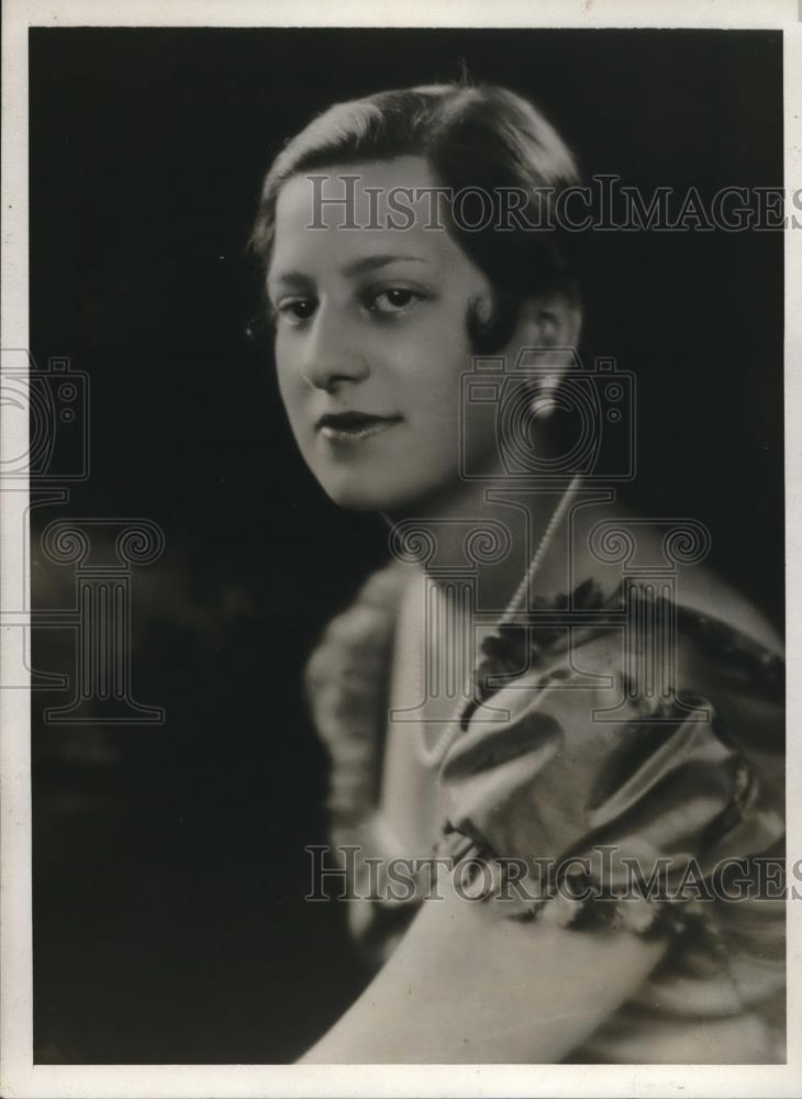 1930 Press Photo Actress Marjorie Louise Goldvogel portray Cinderella - Historic Images