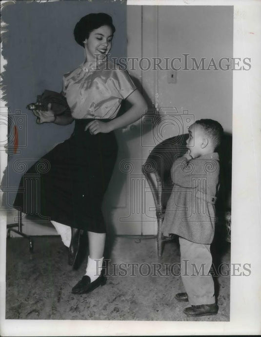 1953 Press Photo Glenville Star & Stunts Barbara Ann Reed & bro Dale - Historic Images