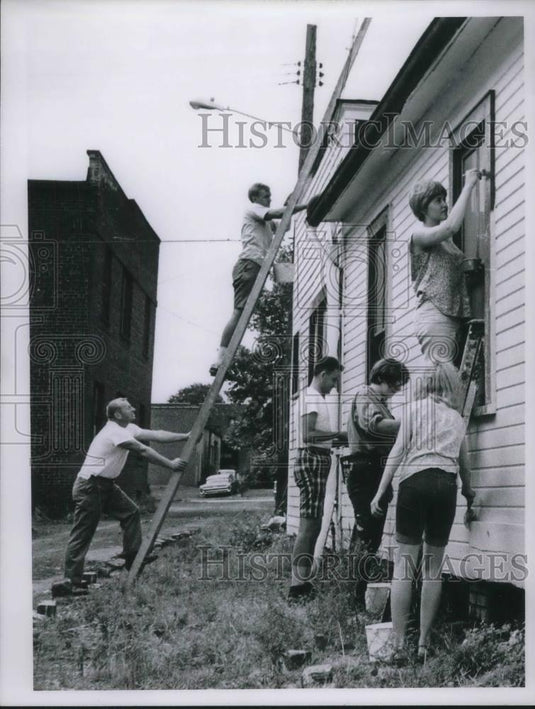 1966 Press Photo Robert Burton, Csaba Rozsa & Others Working on Church - Historic Images