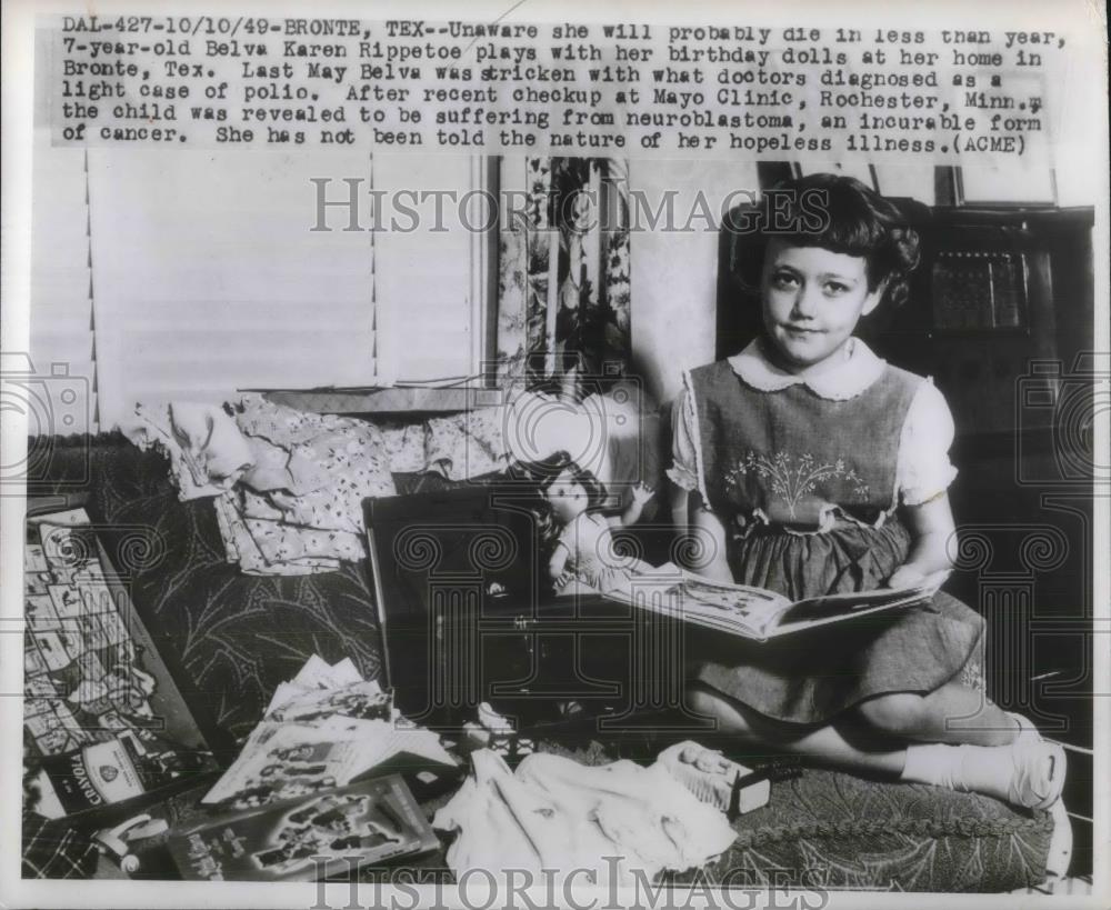 1949 Press Photo Belva Karen Rippetoe plays with dolls. She has a year to live. - Historic Images