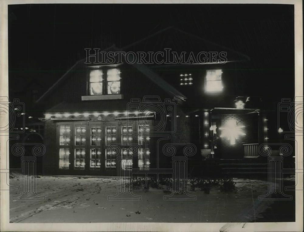 1960 Press Photo Edwin M. Kirkpatrick 1042 Kenneth House Christmas Decorations - Historic Images