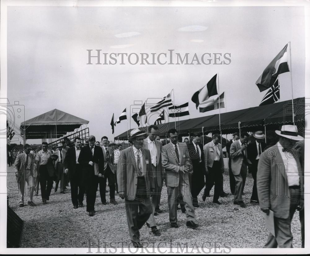 1955 Press Photo Caterpillar President HS Eberhard Walks With Newsmen In Peoria - Historic Images