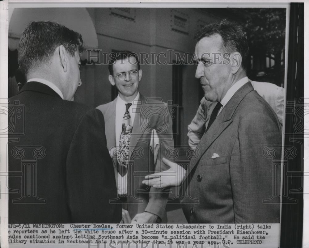 1953 Press Photo Indian Ambassador Chester Bowles Talks To DC Reporters - Historic Images