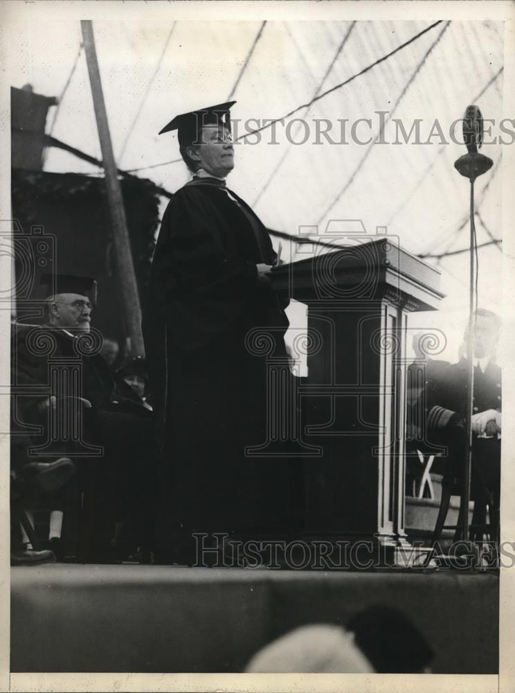 1929 Press Photo The Bust of Mary Lyon was Unveiled - nec35273 - Historic Images