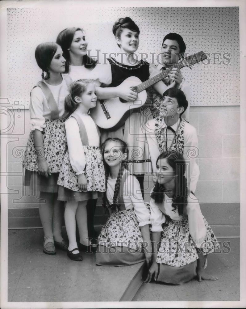 1968 Press Photo Cleveland Community Center Theater&#39;s The Sound of Music Cast - Historic Images