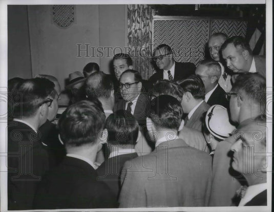 1952 Press Photo Reporters Guy George Gabrielson Chairman of Rep National Commit - Historic Images