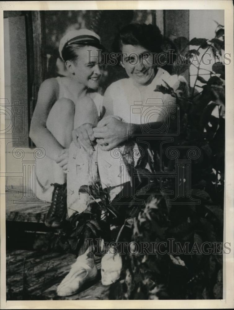 1931 Press Photo Mrs. Eppie Moss with Roommate Belleta Morse - Historic Images