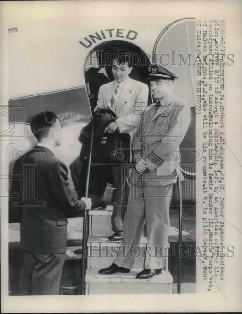 1948 Press Photo Robert Y. Nishiyama accepts scholarship Lewis Bender Capt. W. - Historic Images