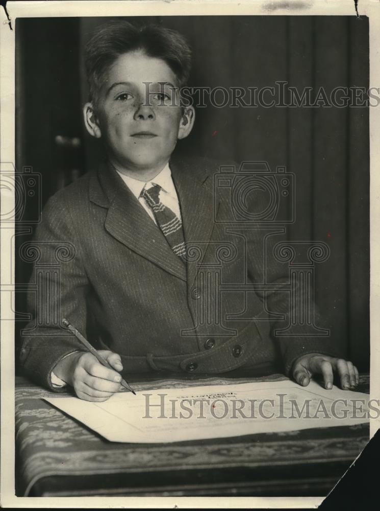 1925 Press Photo Jimmie Barrett, age 9 takes math test at Univ of S Calif - Historic Images
